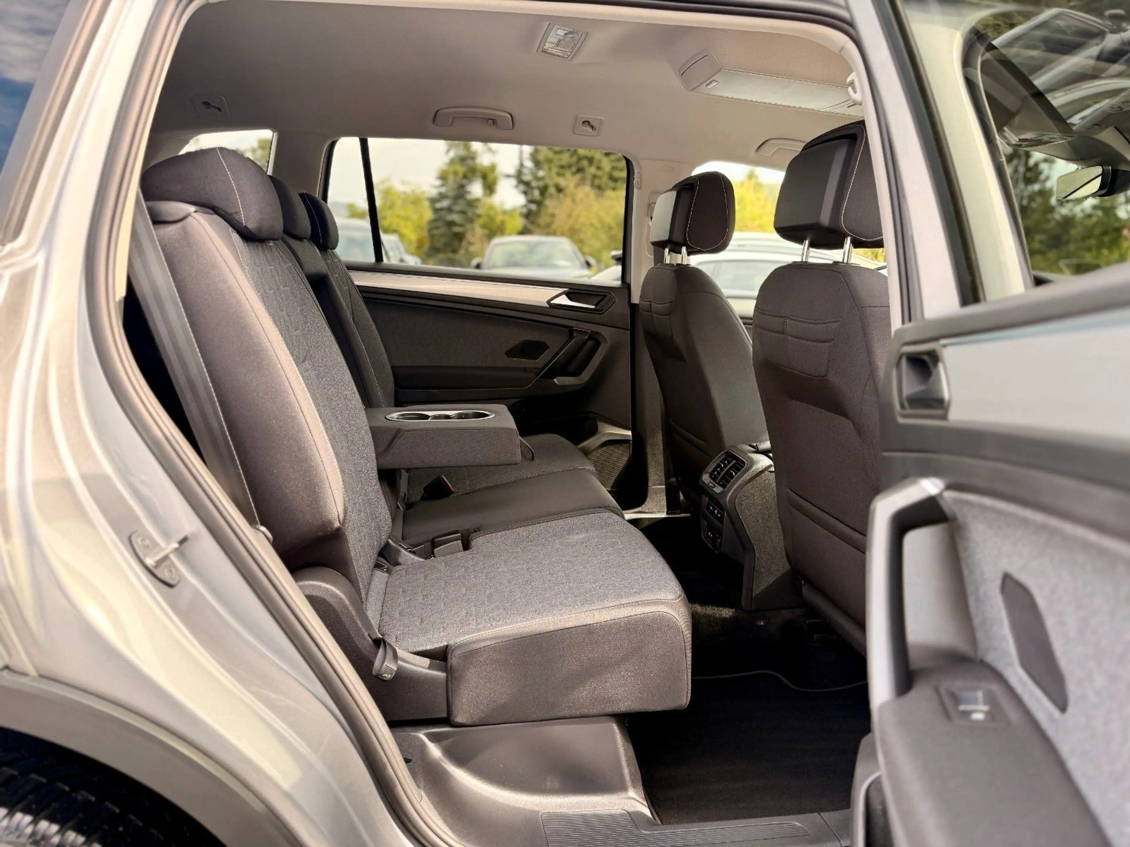 Volkswagen Tiguan Allspace 2.0TDi HUD*ACC*RFK*AHK*7SITZER* — photo 15