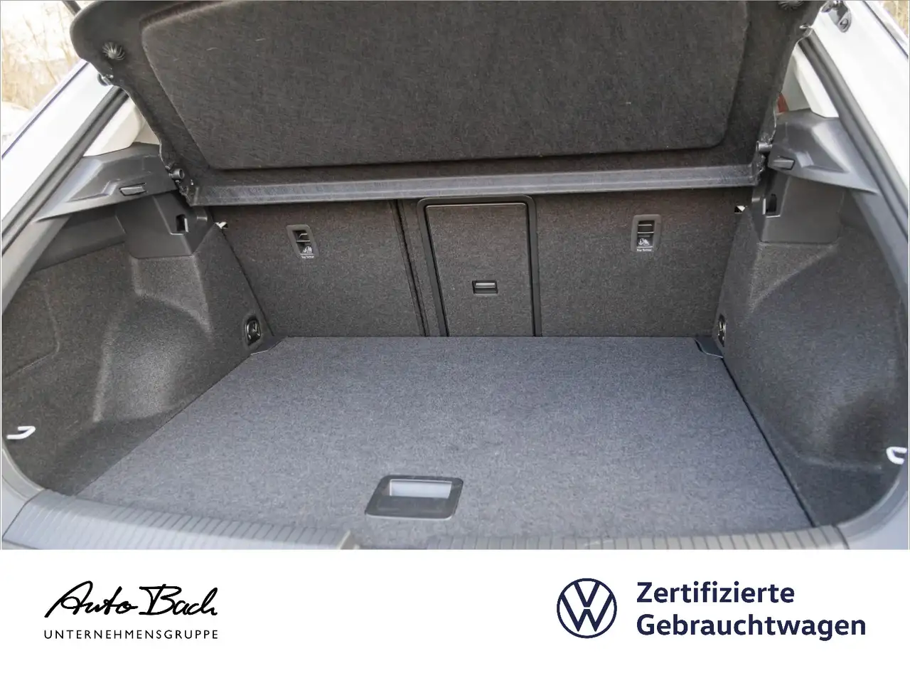 Volkswagen T-Roc 1.5 TSI DSG Style, Navi, LED, AHK, App-Con 18