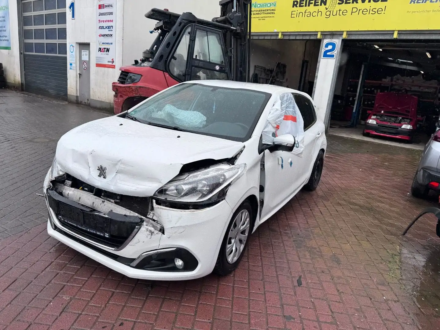 Peugeot 208 Active Weiß - 2