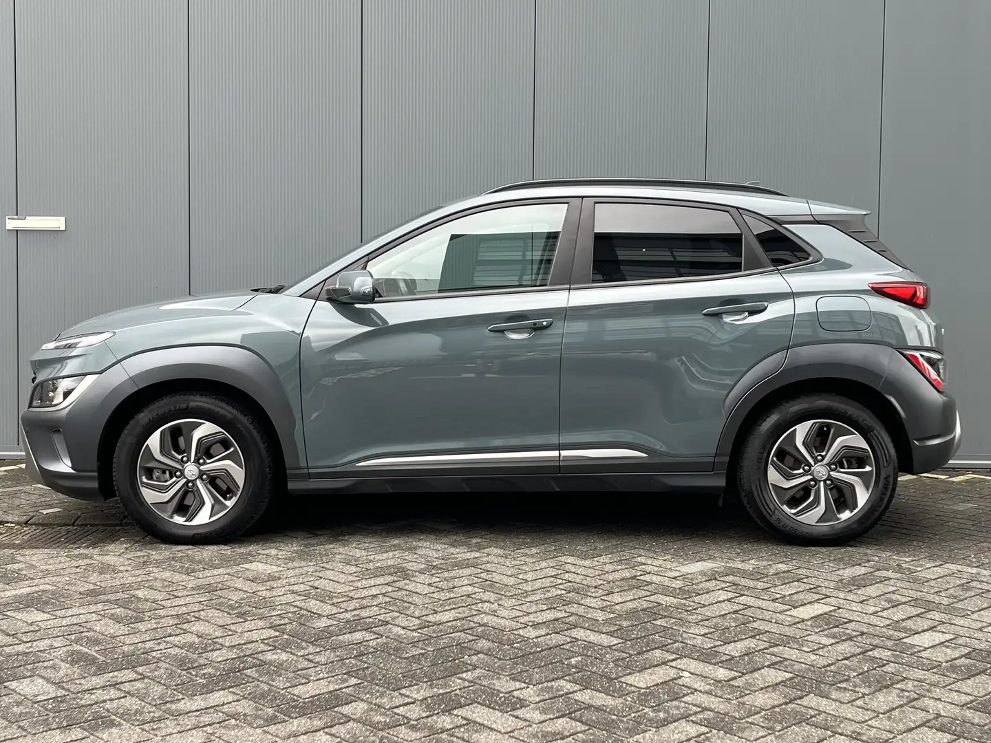Hyundai KONA 1.6 GDI 141pk HEV Fashion | Camera | Trekhaak | Ca Grün - 2