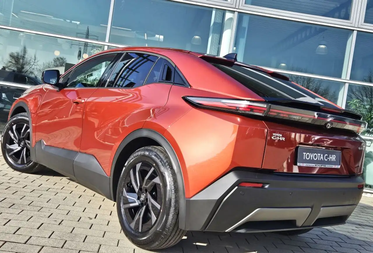 Toyota C-HR C-HR+ 77kWh Teamplayer 4