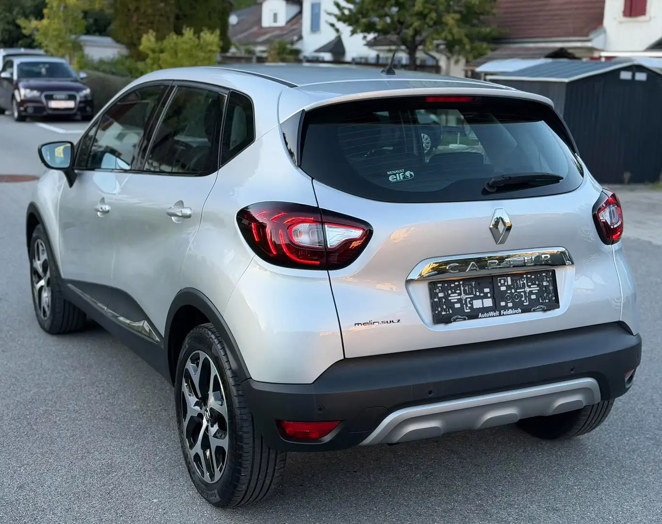 Renault Captur Intens Benzin *WENIG KILOMETER *RFK *TEMPOMAT Grau - 2