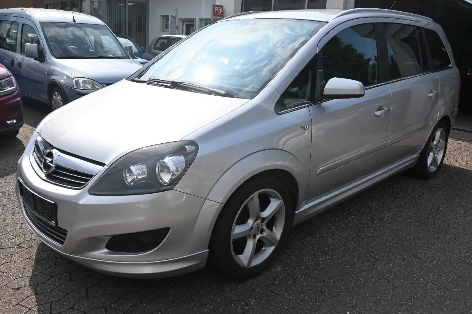Opel Zafira B *7-Sitzer*Tempo*Navi*Sport*Tüv neu Gris - 1