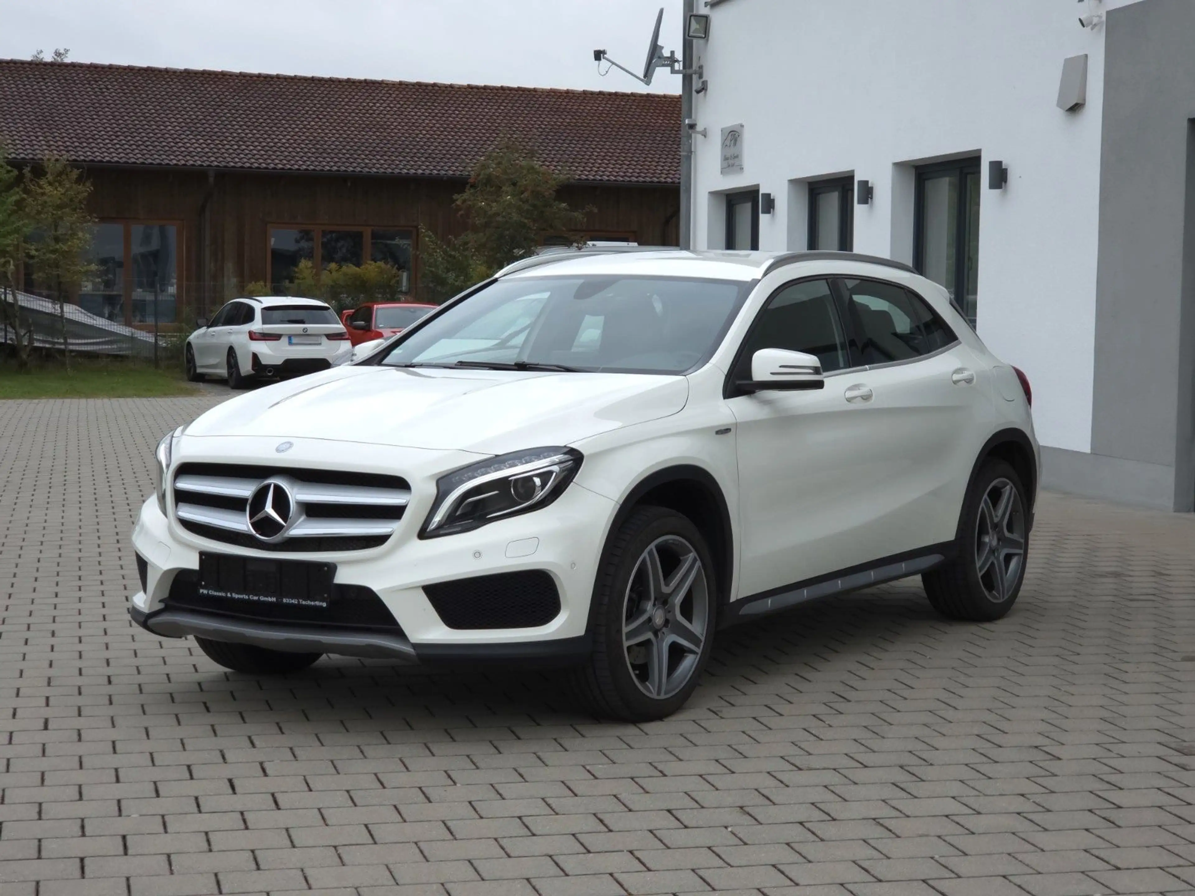 Mercedes-Benz GLA 250 4Matic Street Style, AMG Line, Kamera — photo 22