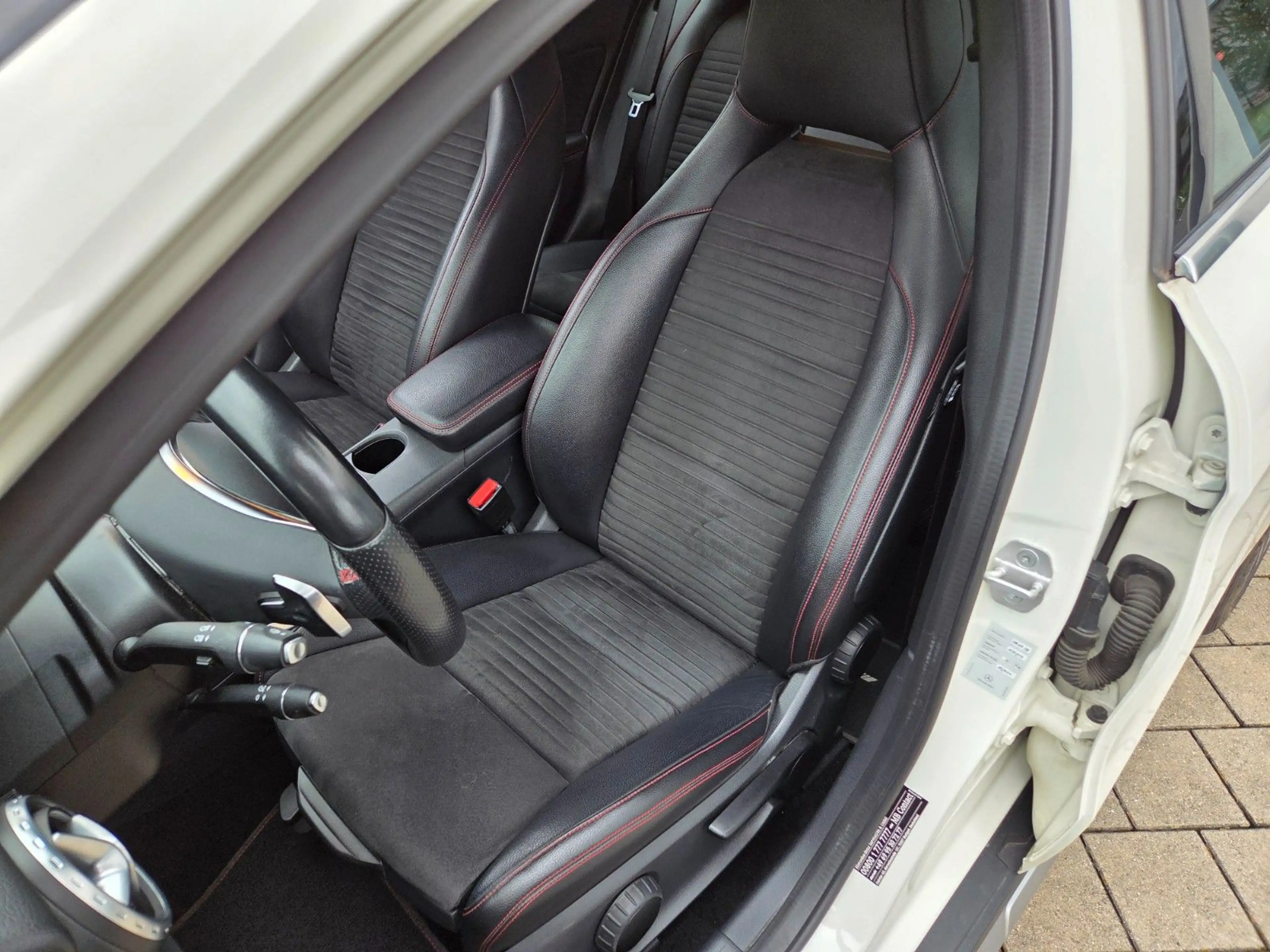 Mercedes-Benz GLA 250 4Matic Street Style, AMG Line, Kamera — photo 11