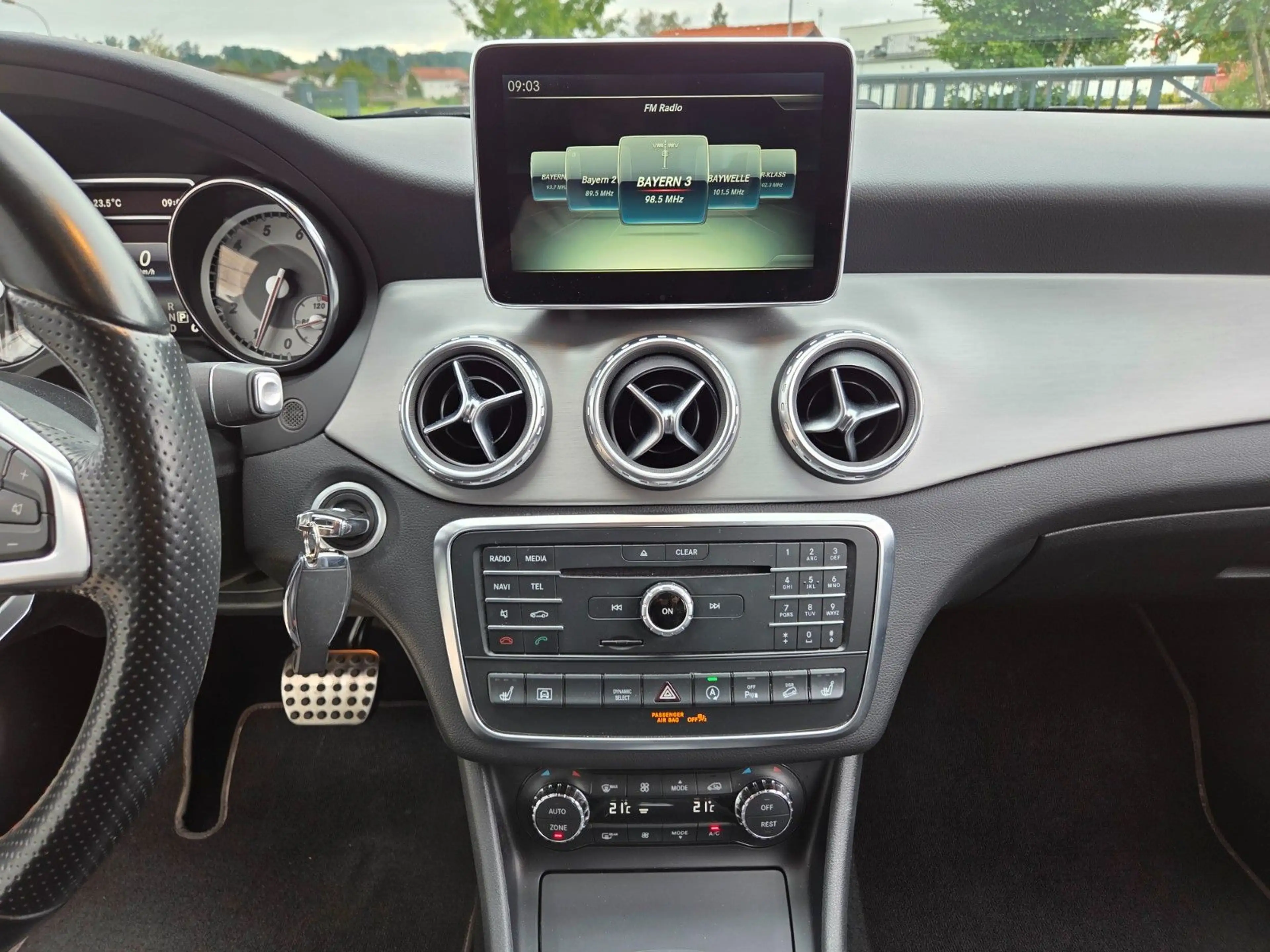 Mercedes-Benz GLA 250 4Matic Street Style, AMG Line, Kamera — photo 15