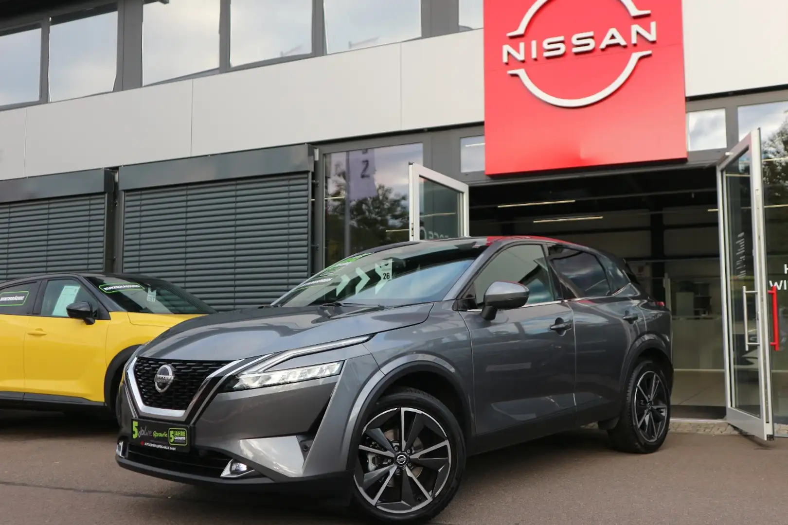 Nissan Qashqai 1.3 DIG-T CVTTekna Navi 360°Kamera AHK Beige - 2