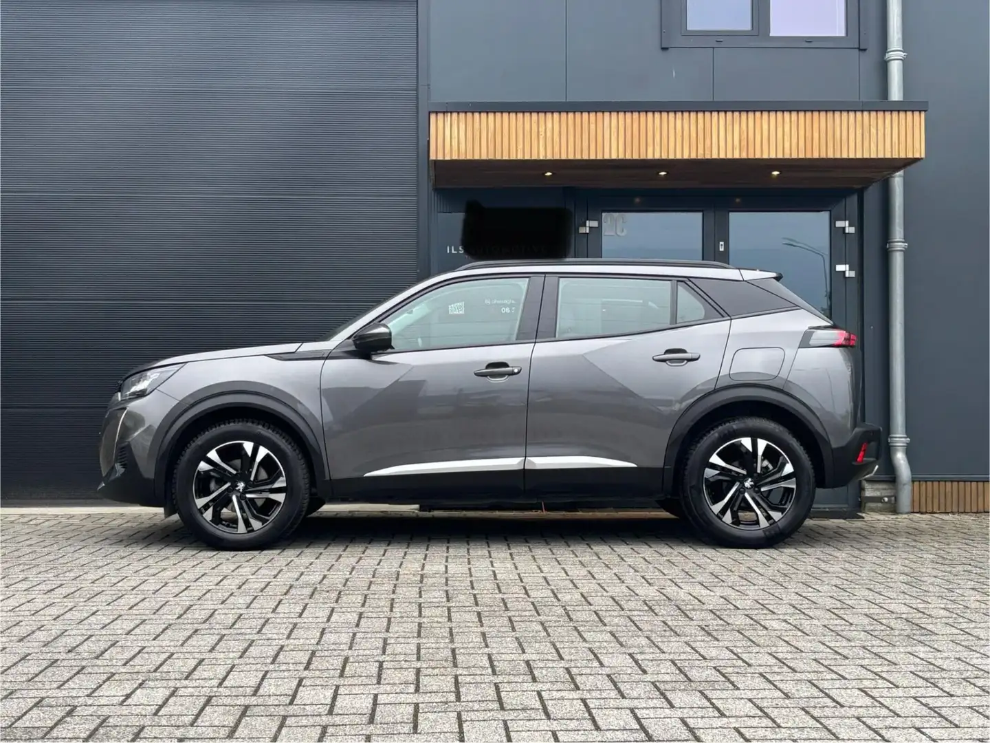 Peugeot 2008 1.2 PureTech Active automaat Gris - 2