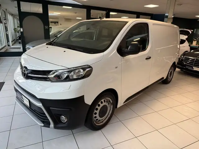 Toyota Proace Verso 3 Sitzer L1 LEDER NAVI CAM AHK PDC