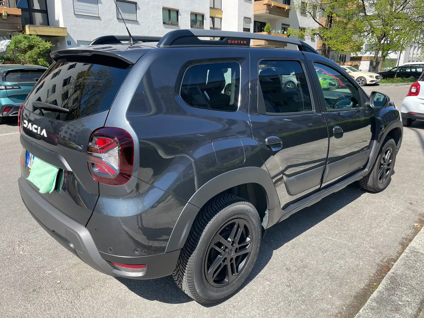 Dacia Duster TCe 100 2WD ECO-G Sondermodell Extreme Gris - 2