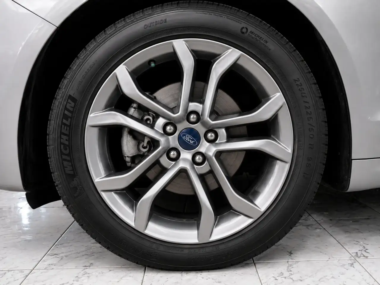 Ford Fusion Hybrid снимка Ford Fusion Hybrid