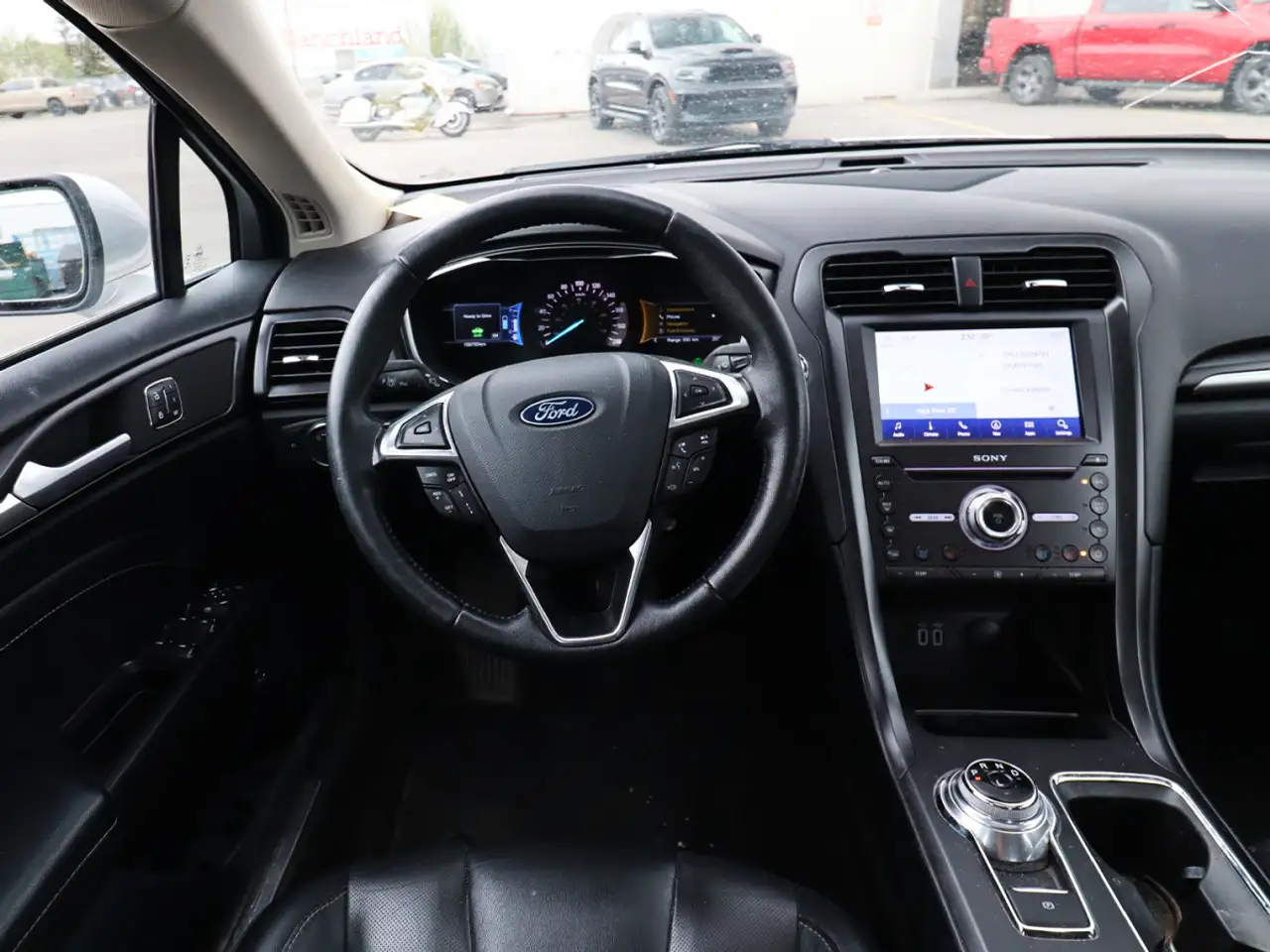 Ford Fusion Hybrid снимка Ford Fusion Hybrid