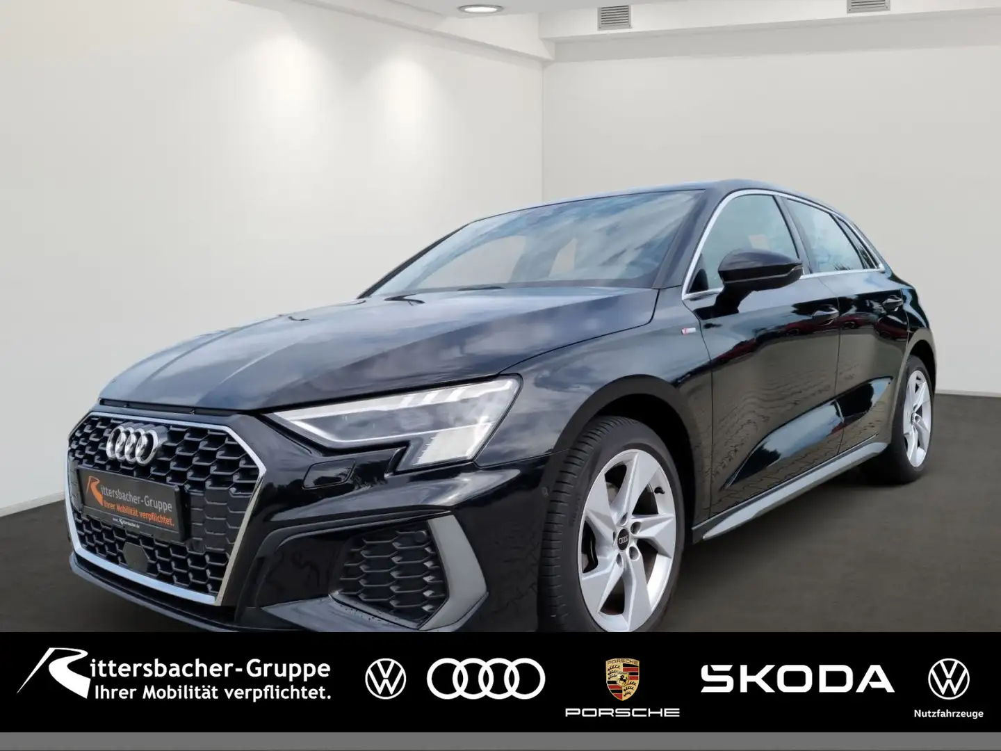 Audi A3 30 g-tron s-line Matrix AHK Parkhil Noir - 1