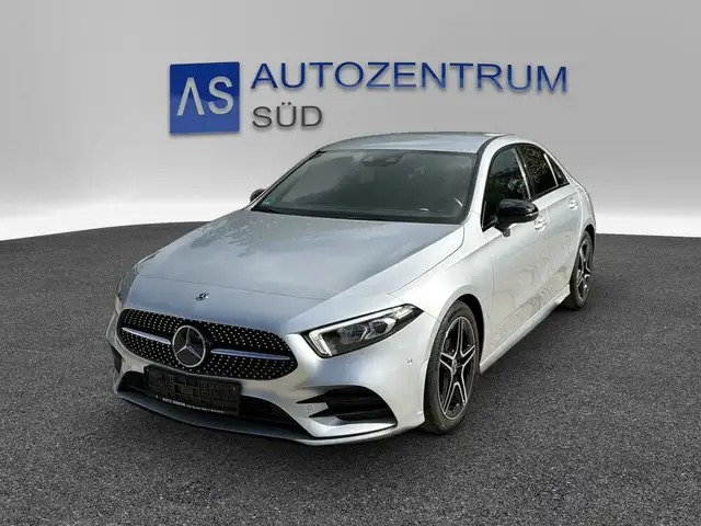 Mercedes-Benz A 200 AMG LINE 7G-DCT  NAVI R-KAM AMBIENTE