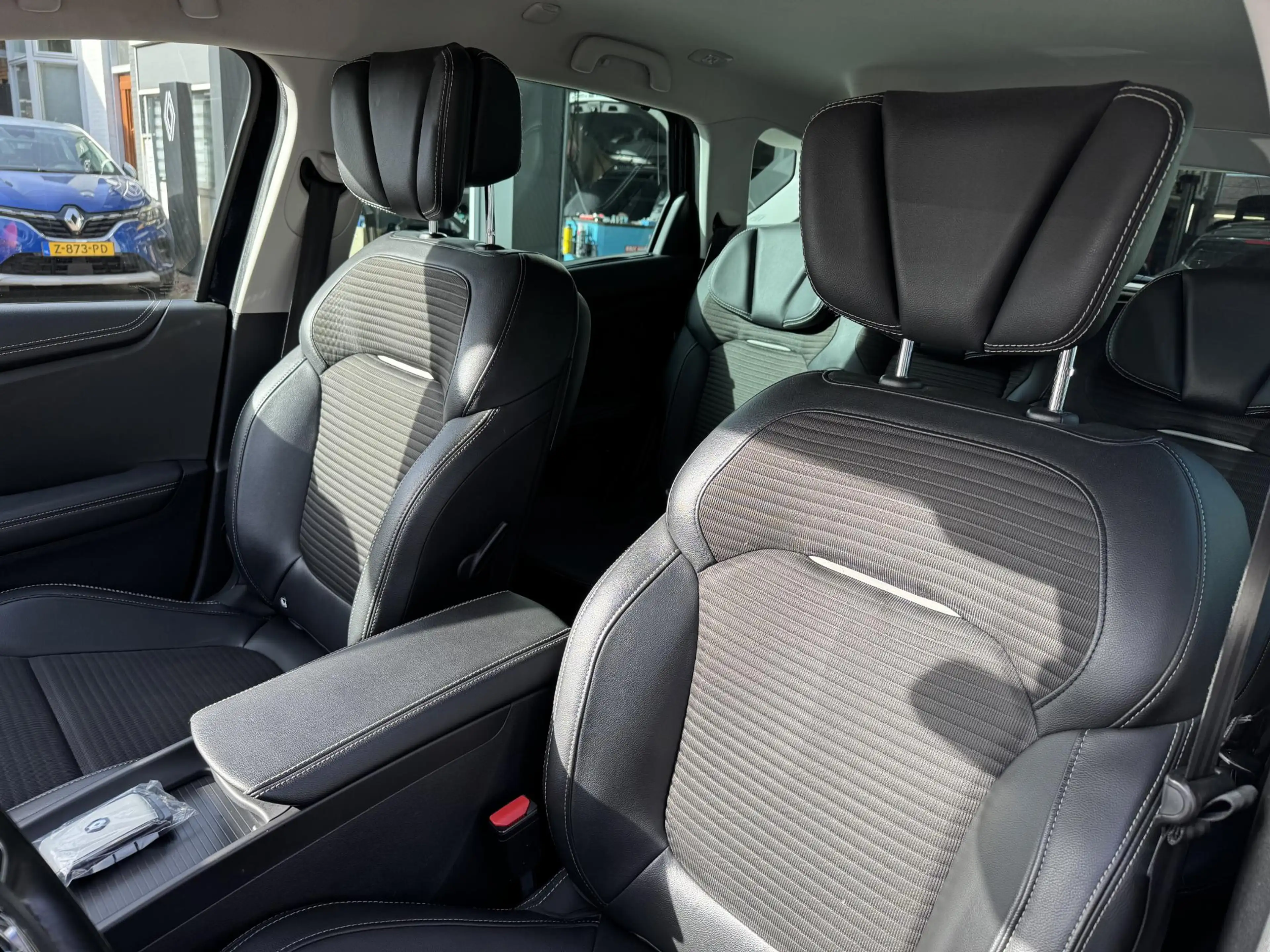 Renault Scenic 1.2 TCe Bose — photo 11