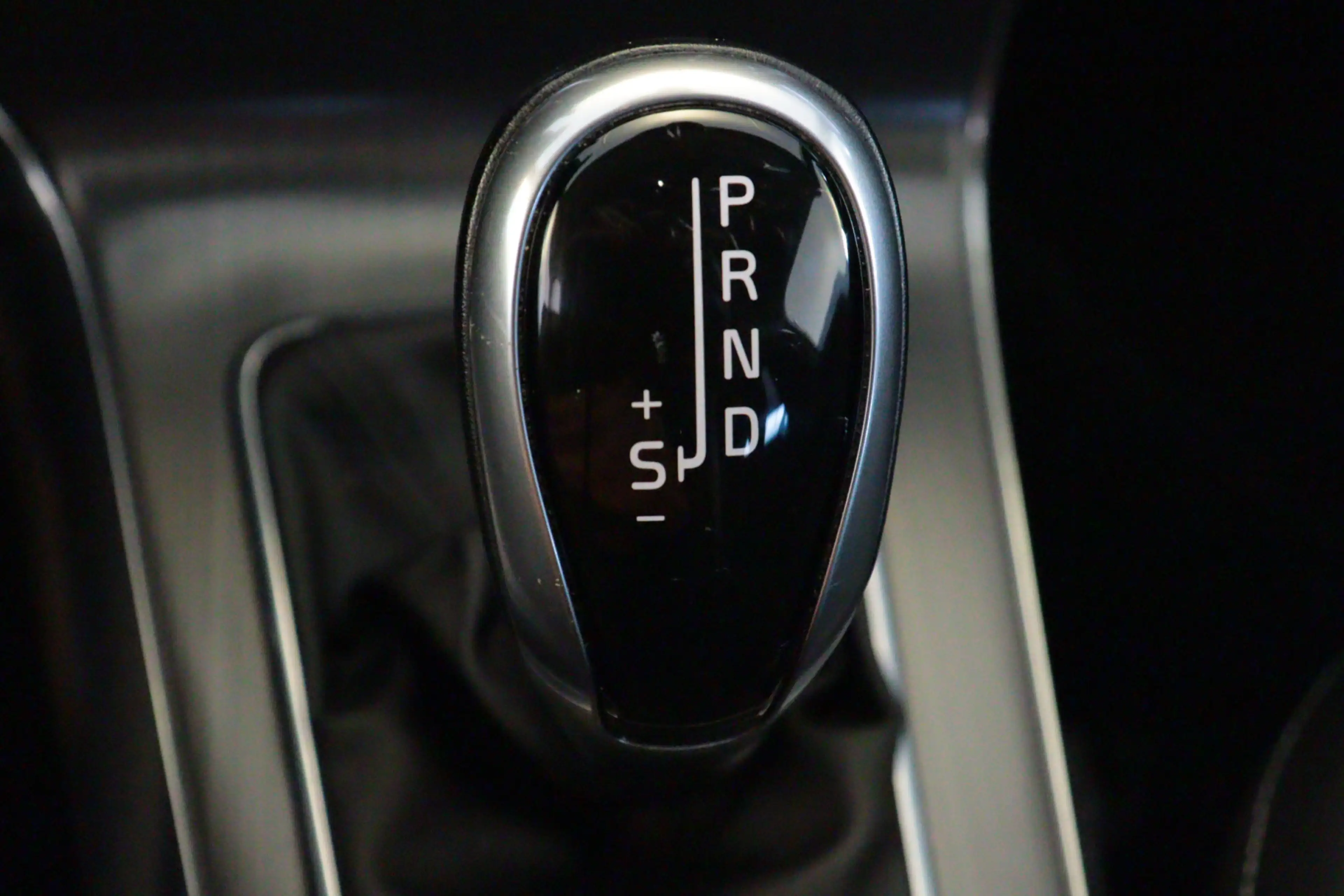 Volvo V40 1.5 T3 Momentum Automaat | NAVI | CLIMA | PDC ACHT — photo 12