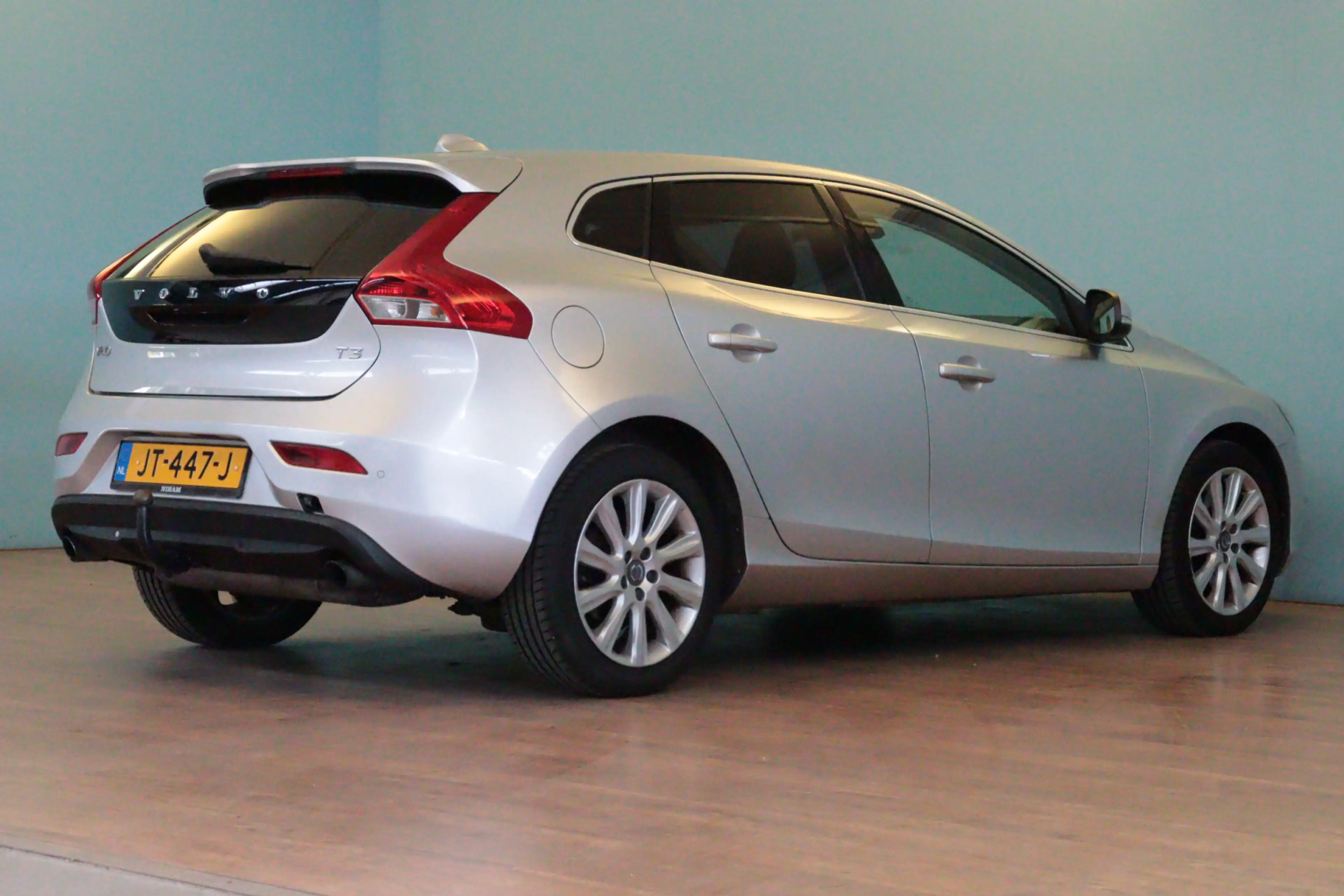 Volvo V40 1.5 T3 Momentum Automaat | NAVI | CLIMA | PDC ACHT — photo 3