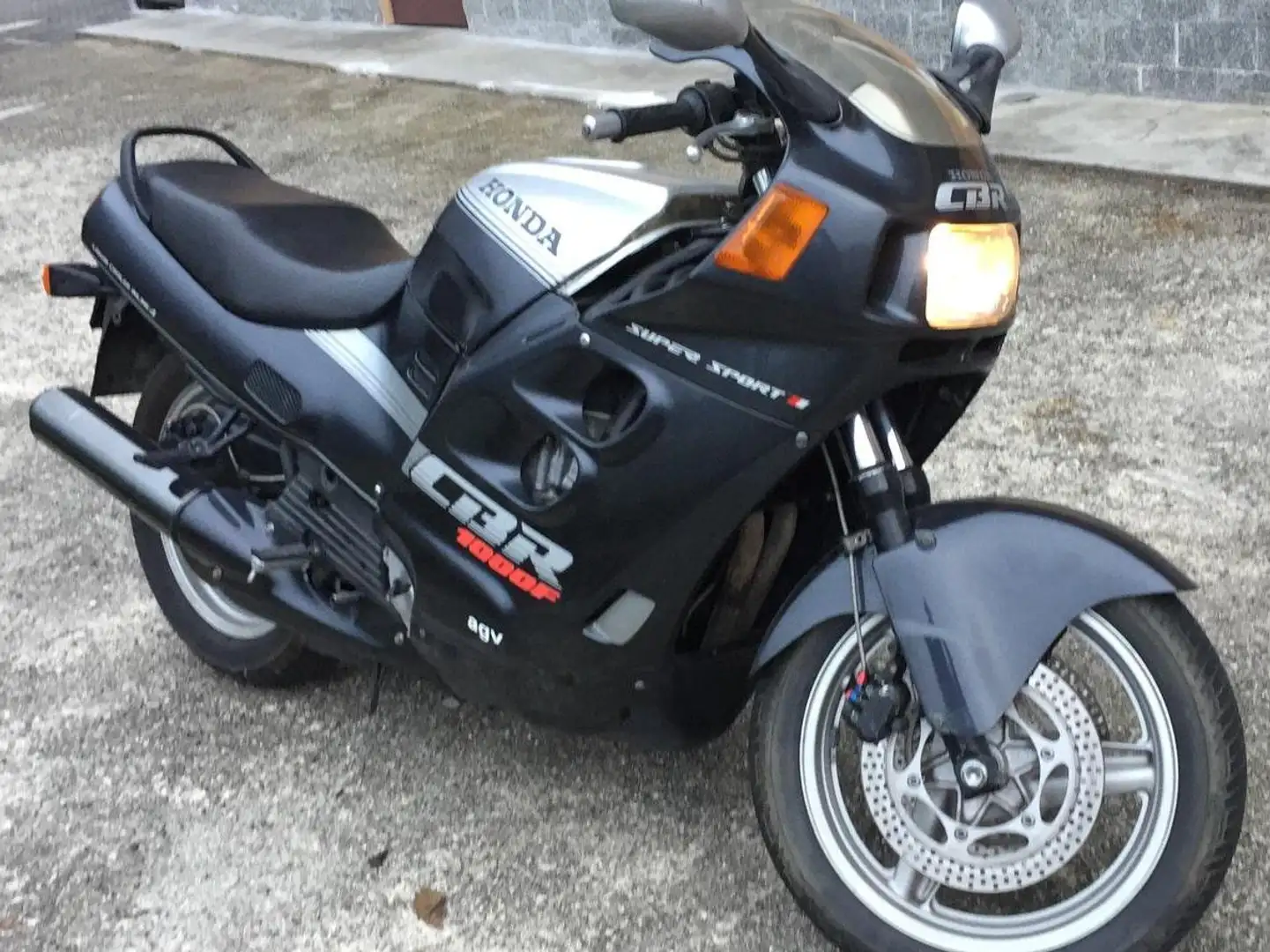 Honda CBR 1000 F Gris - 1