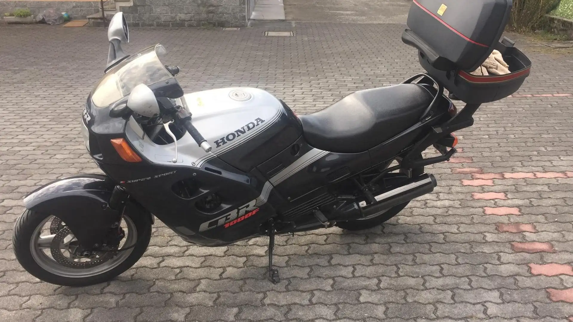 Honda CBR 1000 F Gris - 2