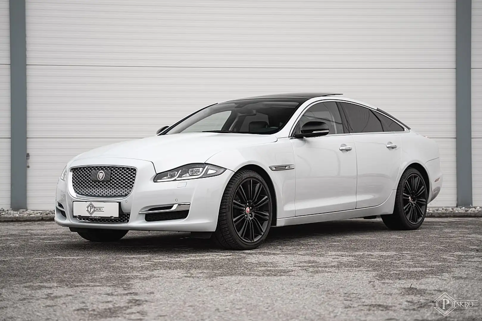 Jaguar XJ 3,0 Diesel Premium Luxury Szürke - 2