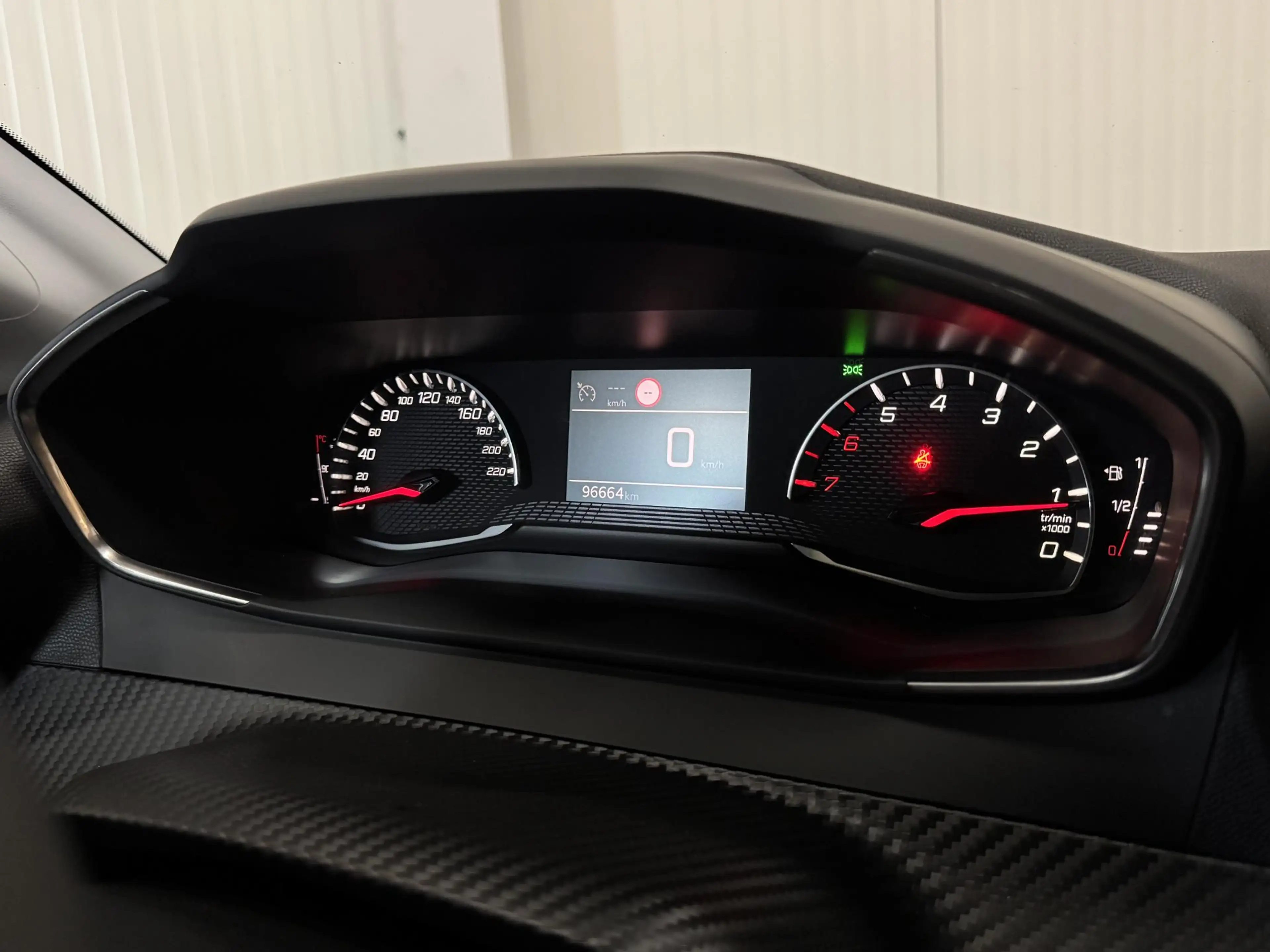 Peugeot 208 1.2 PureTech Active Pack LED AIRCO CRUISE PDC LMV — photo 4