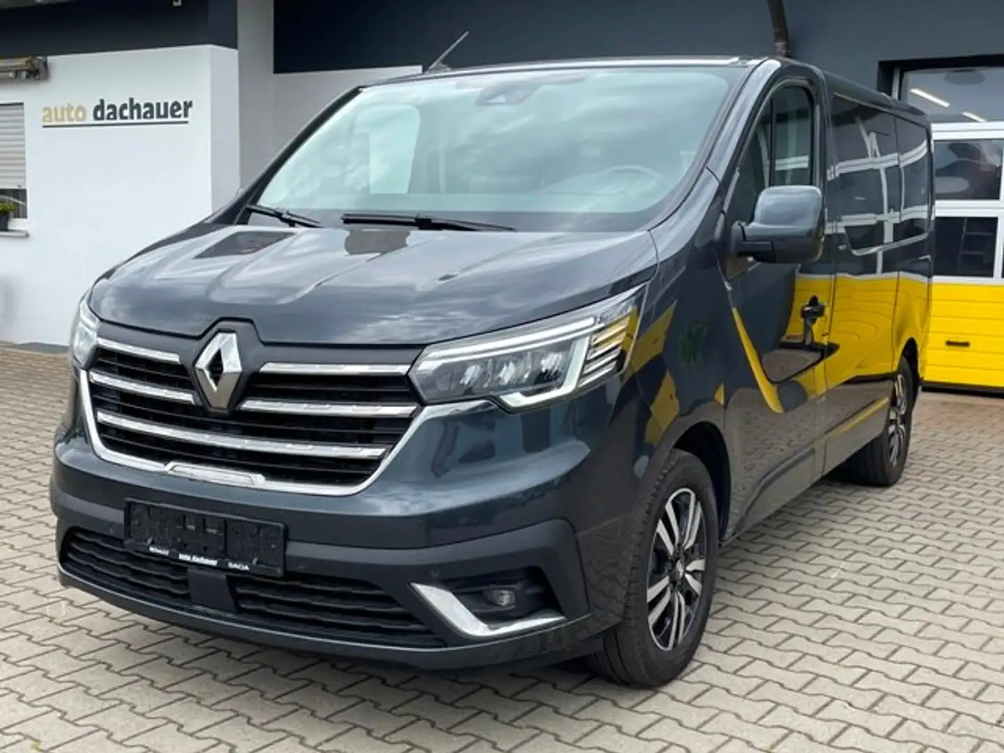 Renault Trafic Spaceclass Blue dCi 170 EDC 7-Sitzer Bett Kamera Grau - 2
