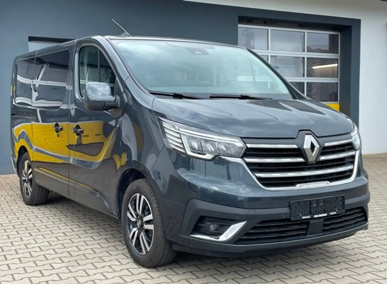 Renault Trafic Spaceclass Blue dCi 170 EDC 7-Sitzer Bett Kamera Grau - 1