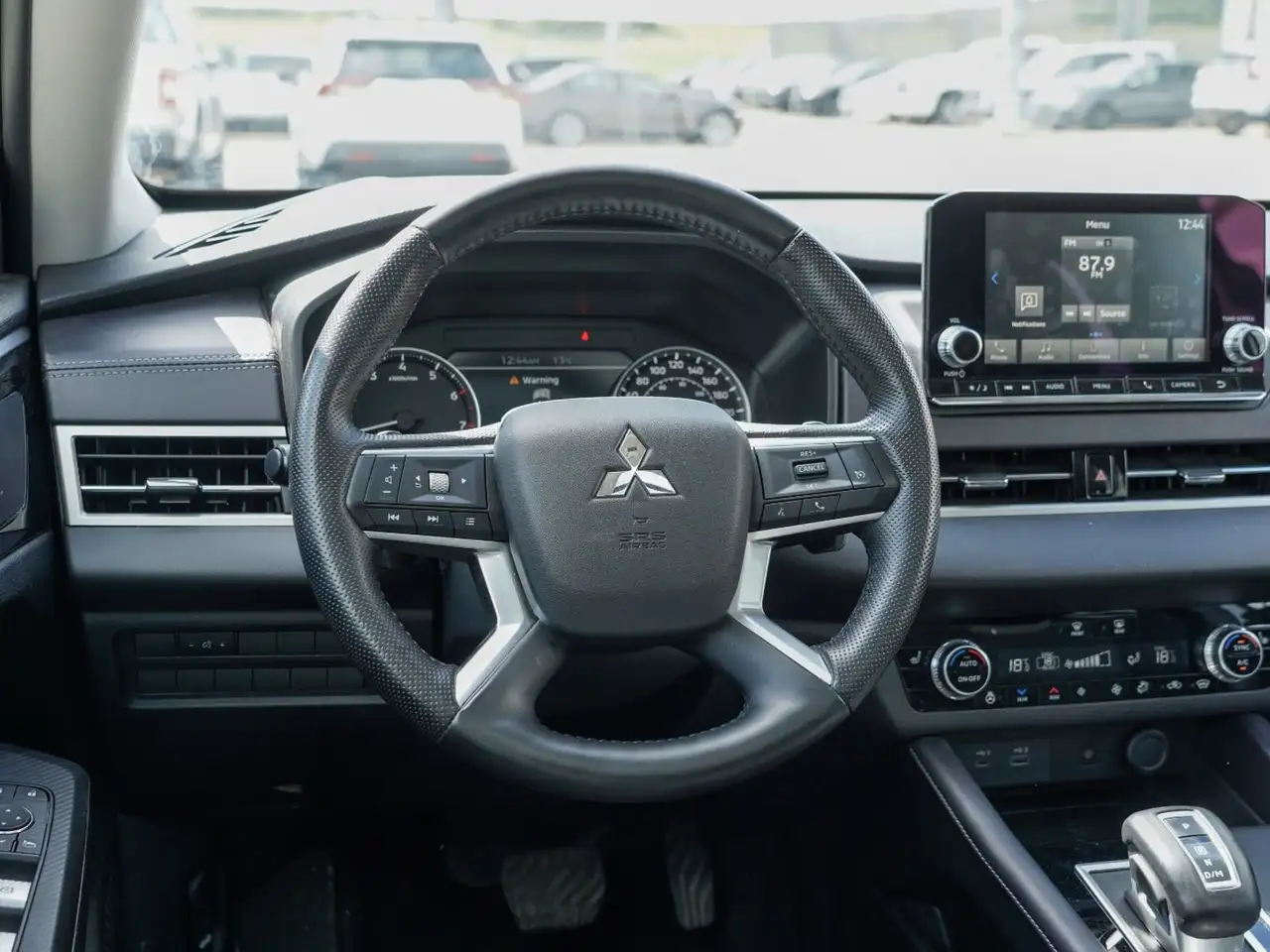 Mitsubishi Outlander снимка Mitsubishi Outlander