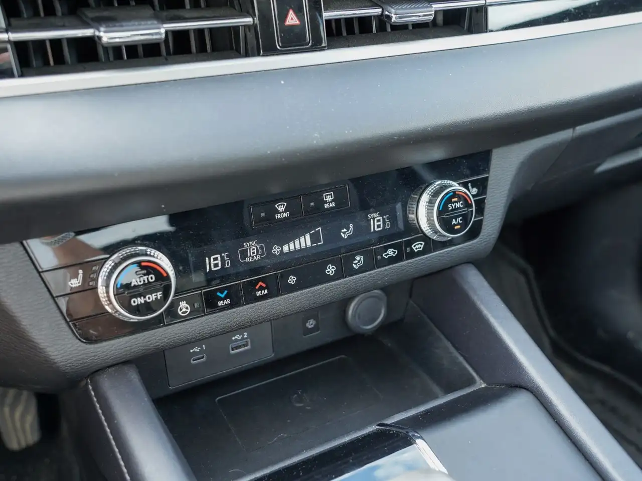 Mitsubishi Outlander снимка Mitsubishi Outlander