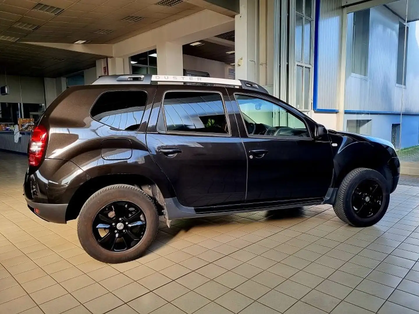 Dacia Duster 1.5 dci BLACK SHADOW Laureate 4x2 110cv Nero - 2