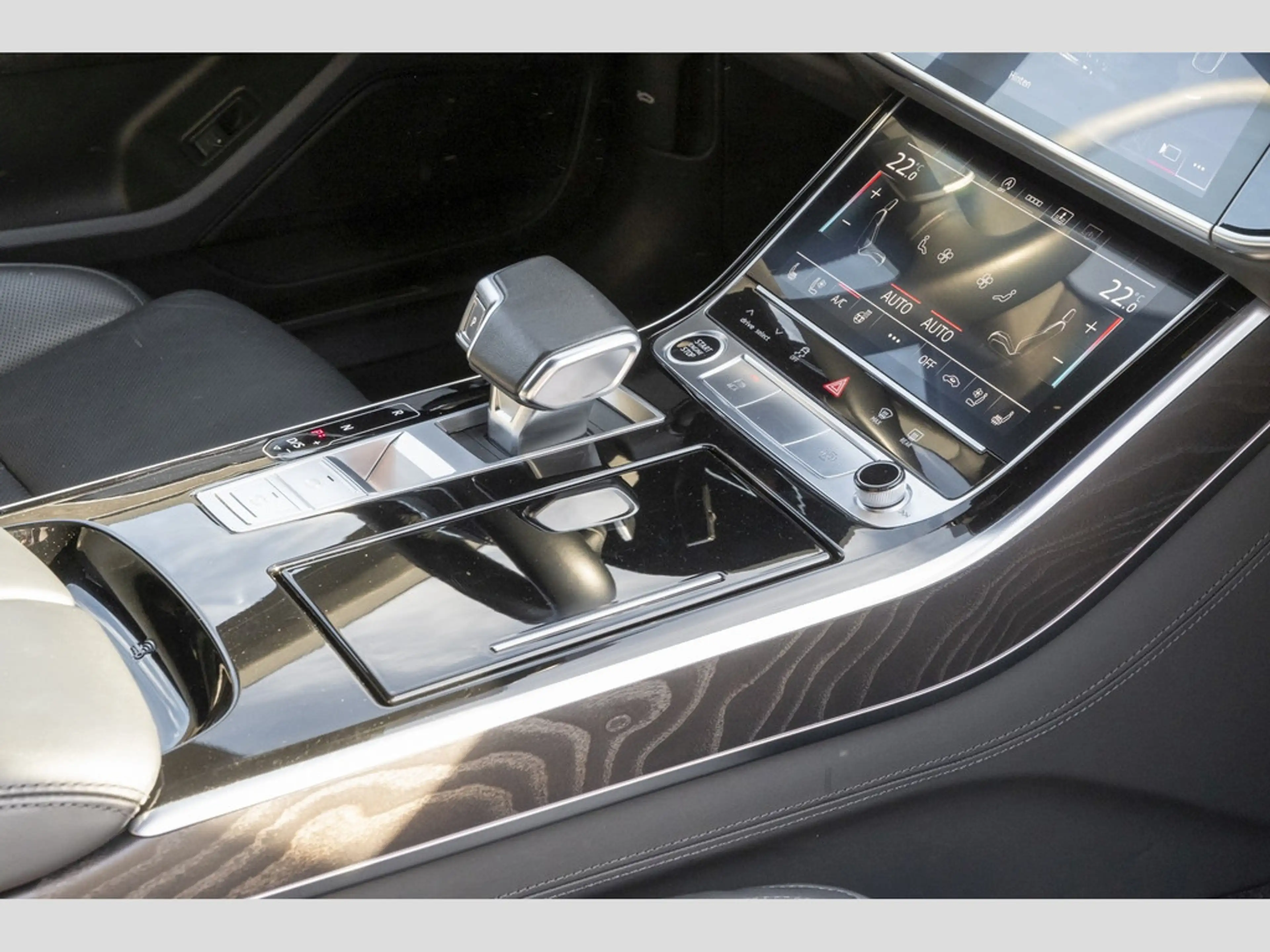 Audi A8 L 50 TDI quattro Pano/Optik schwarz/RSE Plus/Massage v+h — photo 9