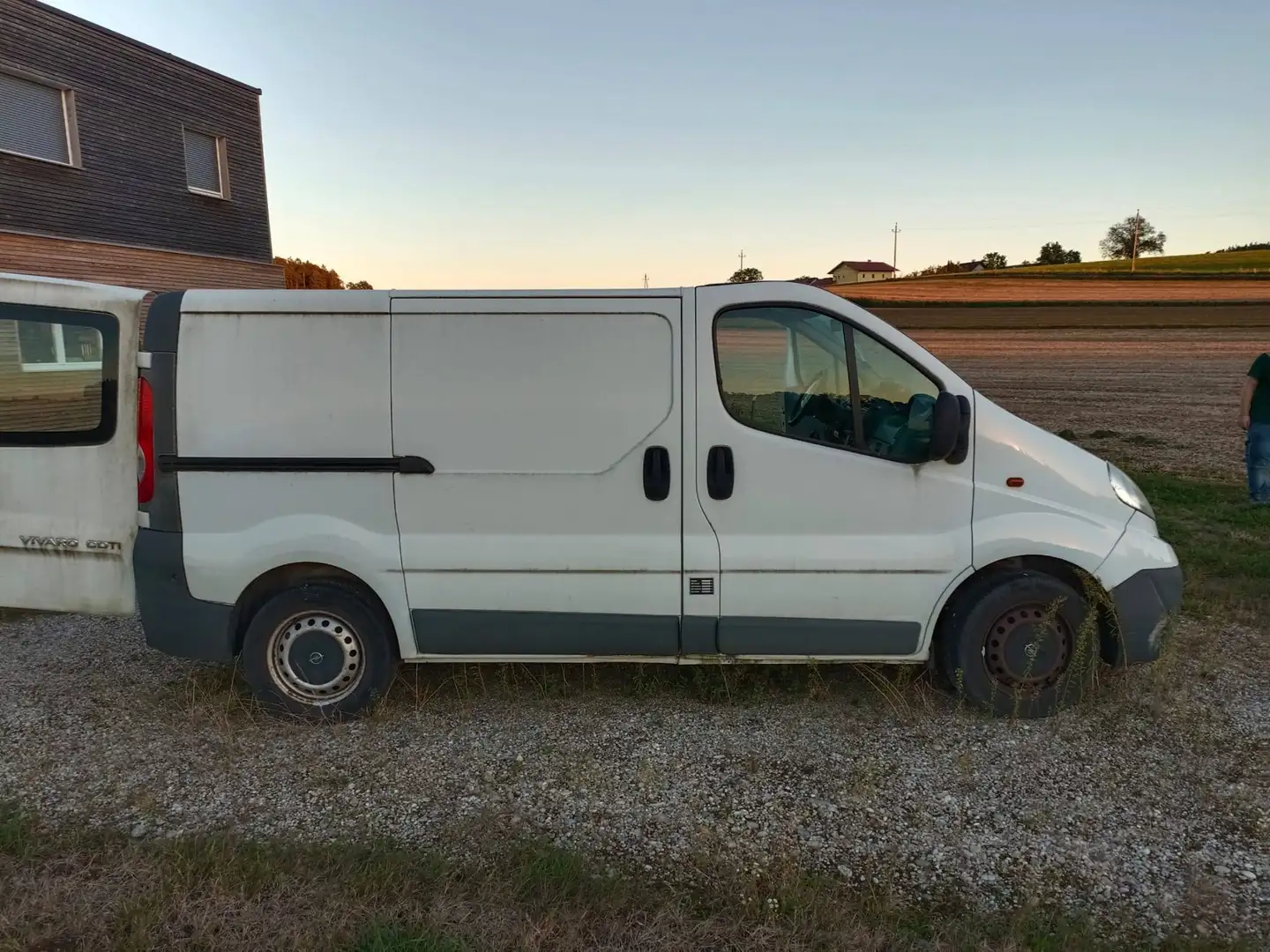Opel Vivaro Kasten Weiß - 2