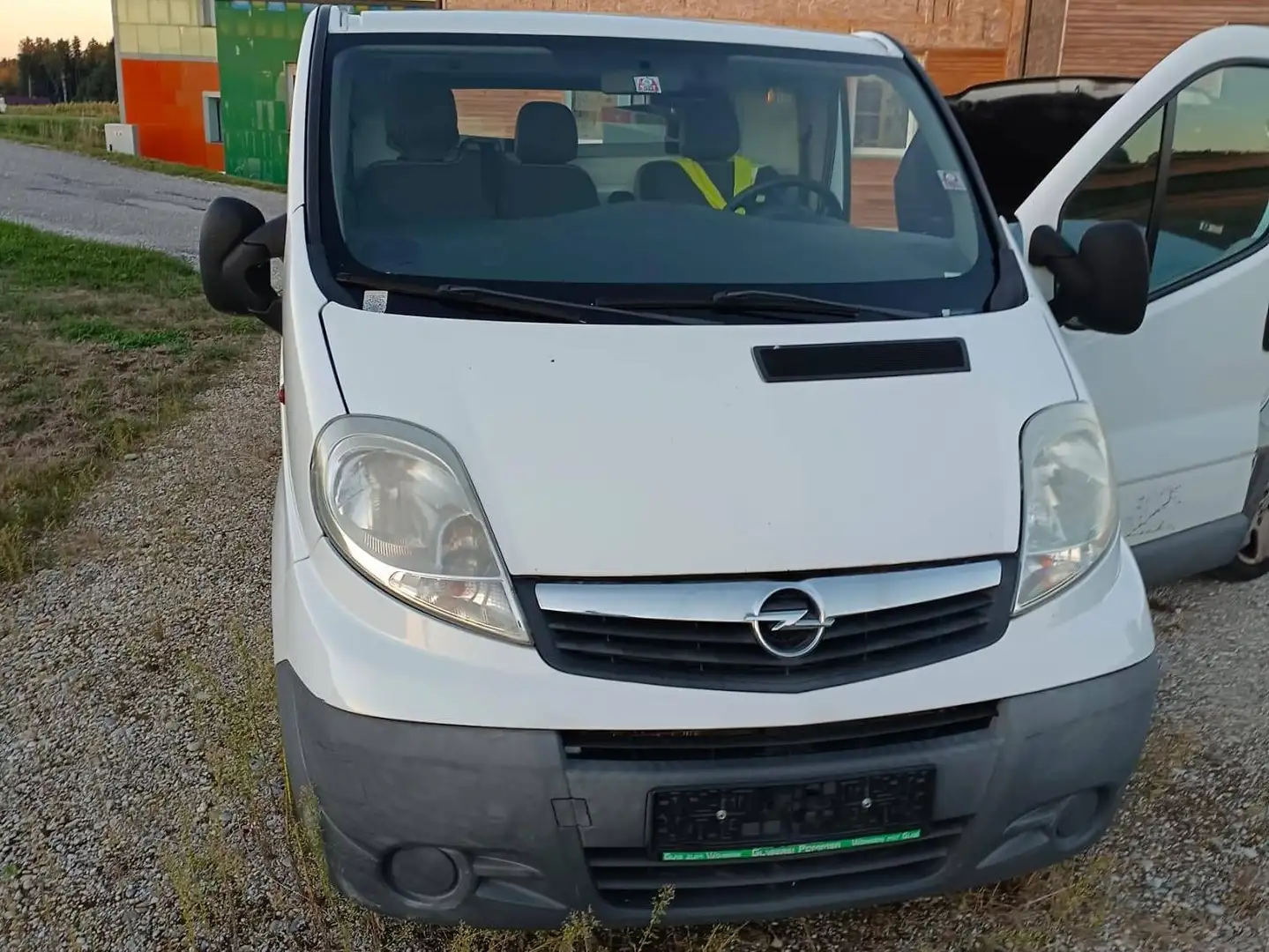 Opel Vivaro Kasten Weiß - 1