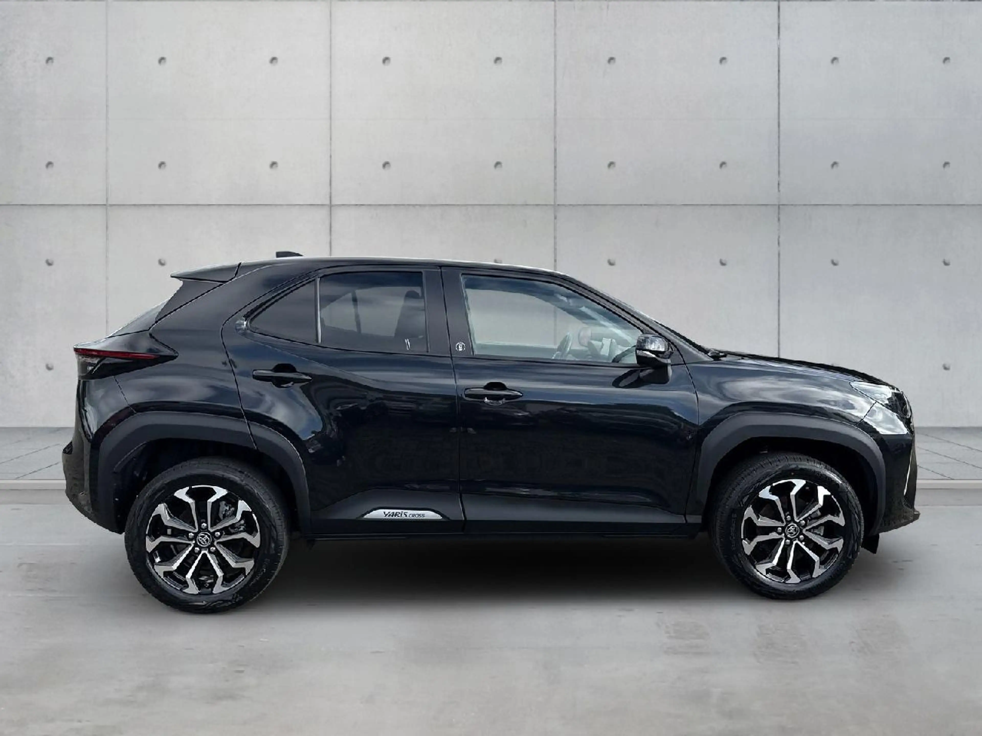Toyota Yaris Cross Hybrid FWD Team Deutschland — photo 4