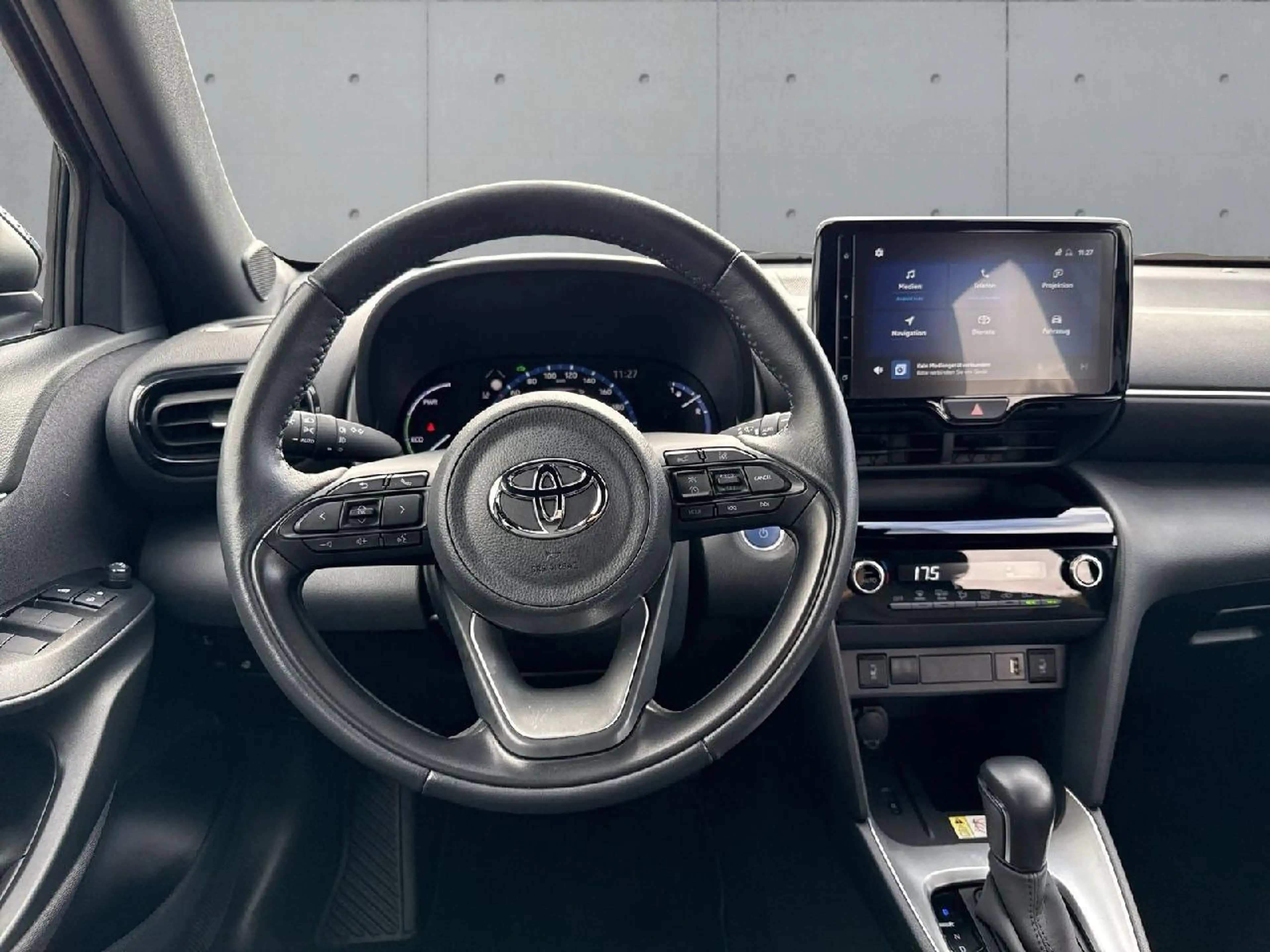 Toyota Yaris Cross Hybrid FWD Team Deutschland — photo 11