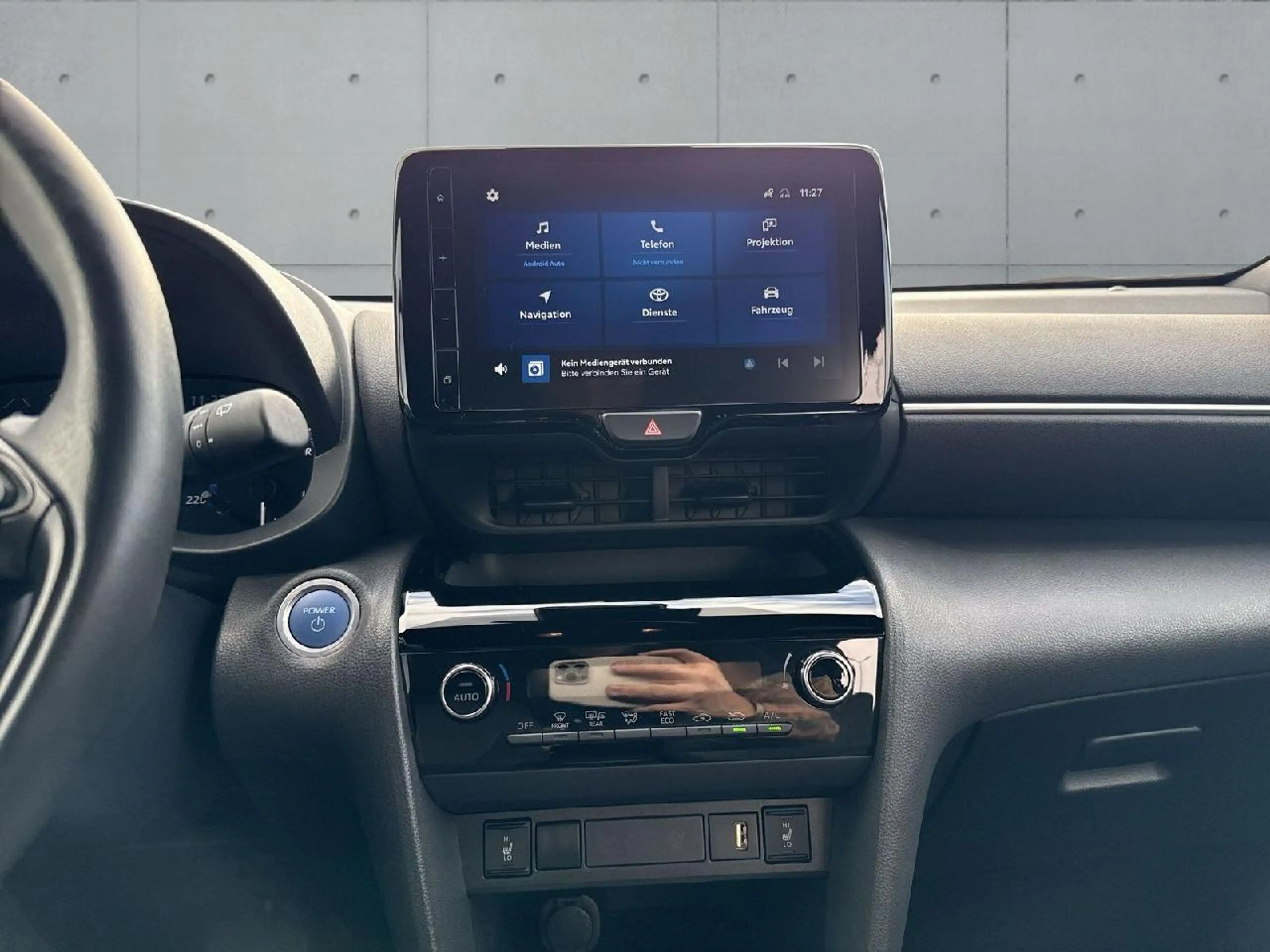 Toyota Yaris Cross Hybrid FWD Team Deutschland — photo 15