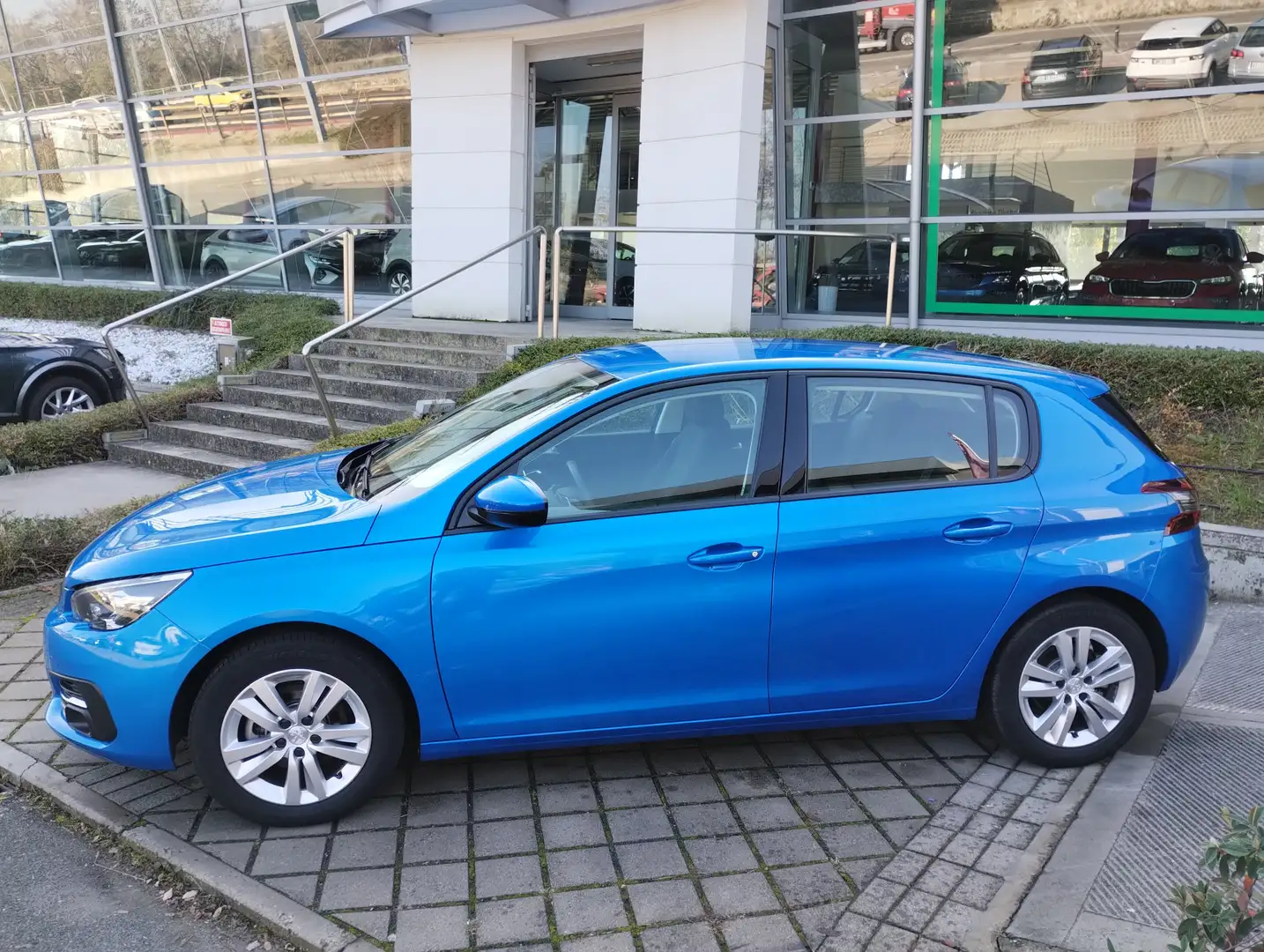 Peugeot 308 308 II 2018 5p 1.5 bluehdi Automatica Blu/Azzurro - 2