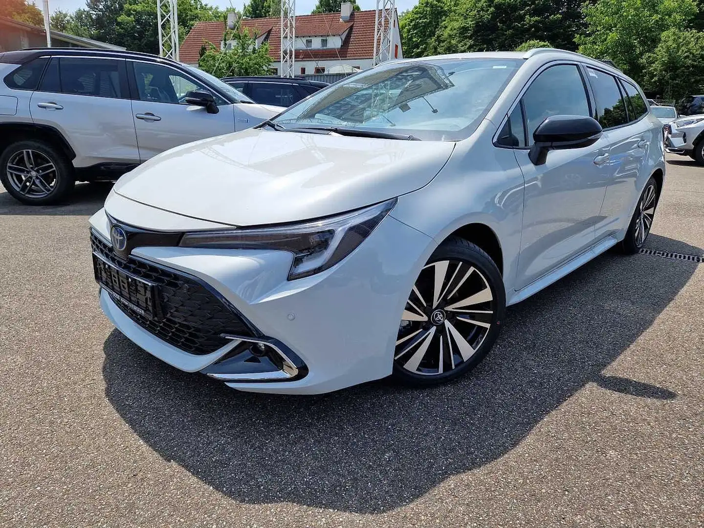 Toyota Corolla Touring Sports Hybrid 1.8 Teamplayer Grau - 1