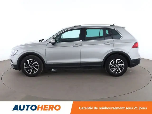 Volkswagen Tiguan view 3