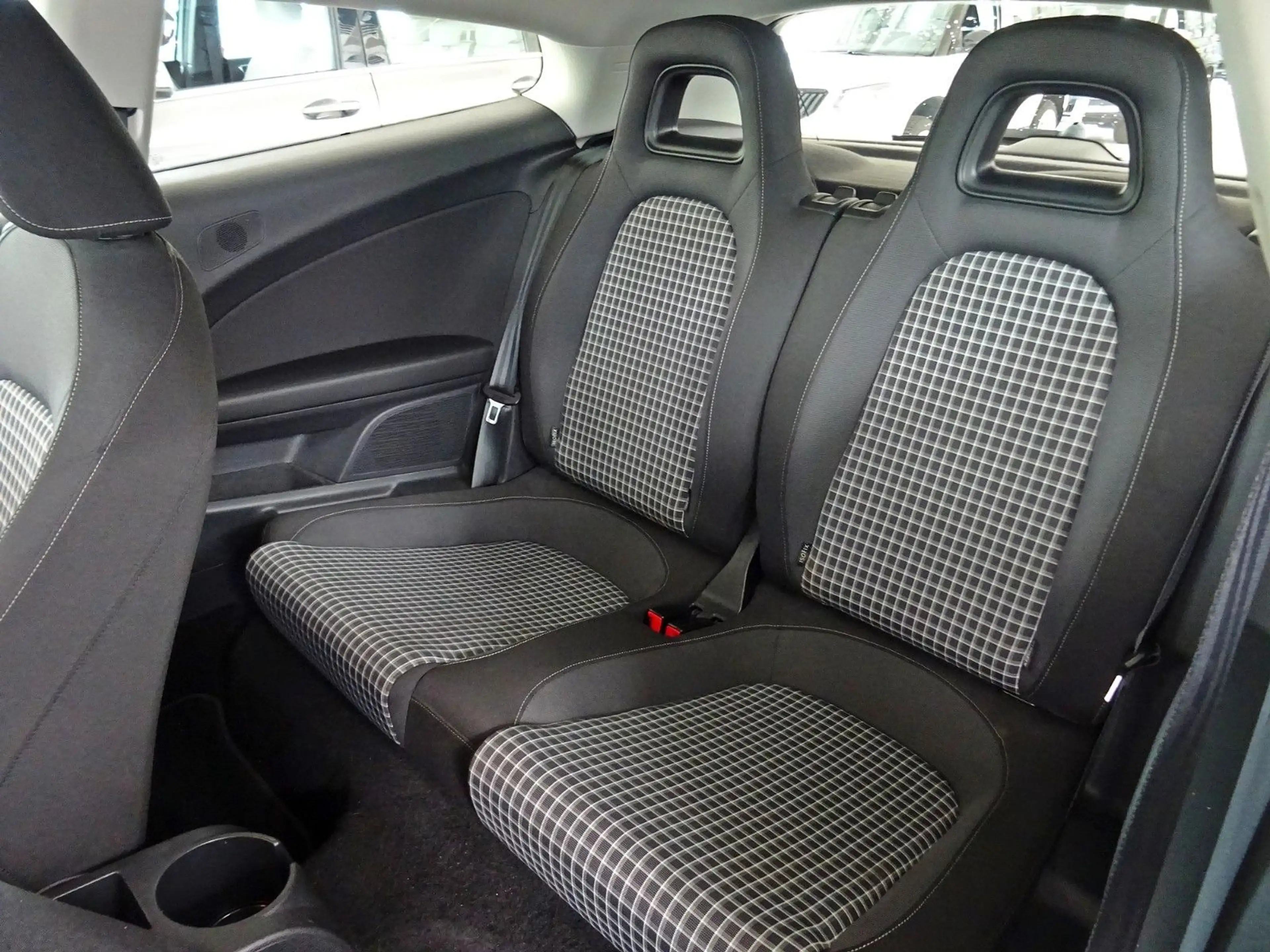 Volkswagen Scirocco Basis 1.4 TSI BMT/Start-Stopp — photo 5