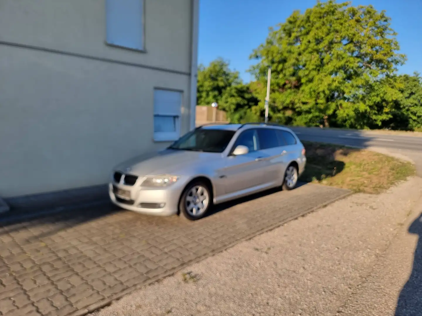 BMW 318 318d Touring Advantage Advantage Silber - 2