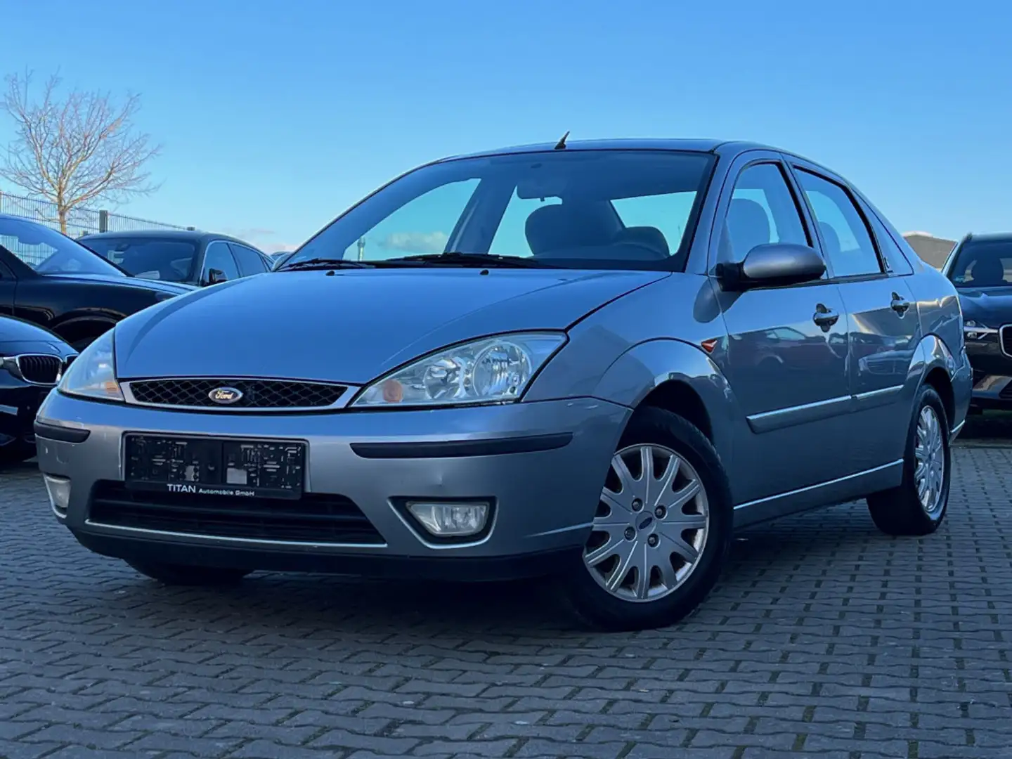 Ford Focus Ghia Automatik TÜV neu Schiebedach elek. F Silber - 1