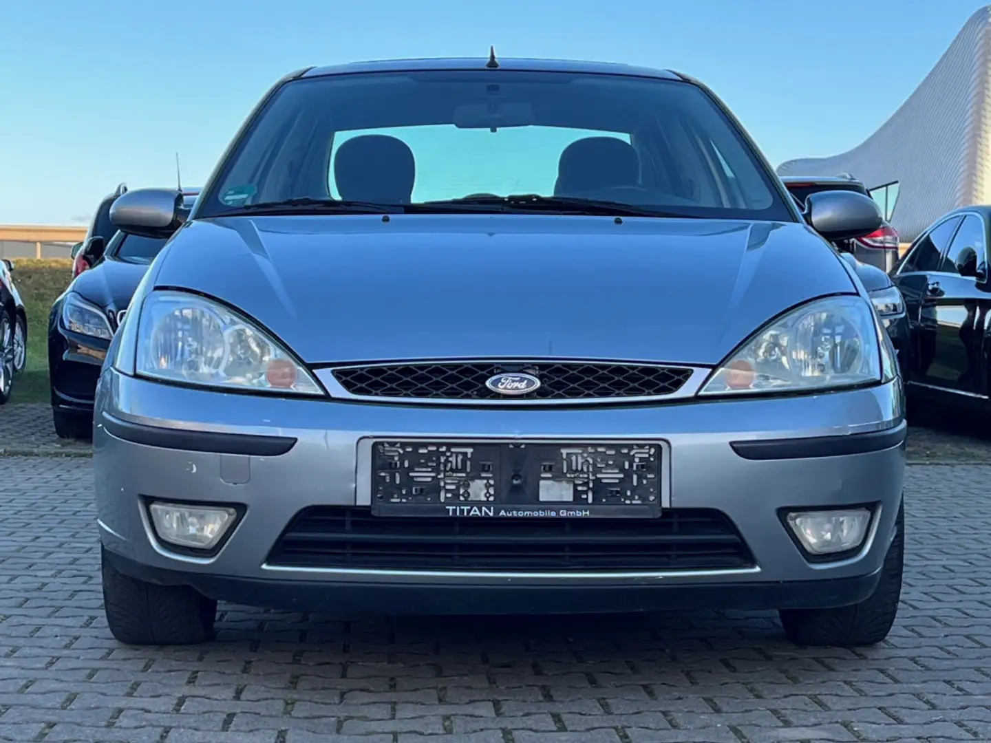 Ford Focus Ghia Automatik TÜV neu Schiebedach elek. F Silber - 2