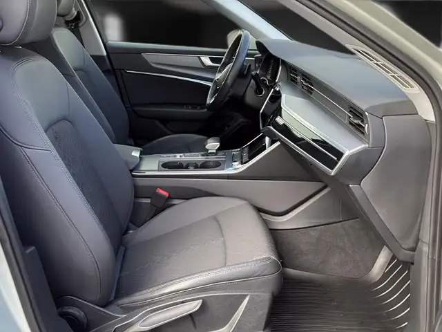 Audi A6 view 12