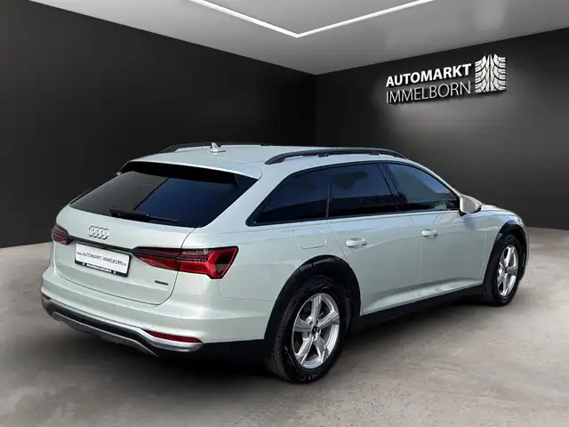 Audi A6 view 6