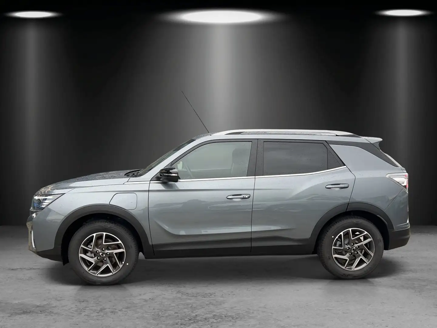 SsangYong Korando E-Motion Titanium Vorführwagen! Gris - 2