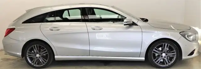 Mercedes-Benz 250 view 4