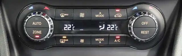 Mercedes-Benz 250 view 14