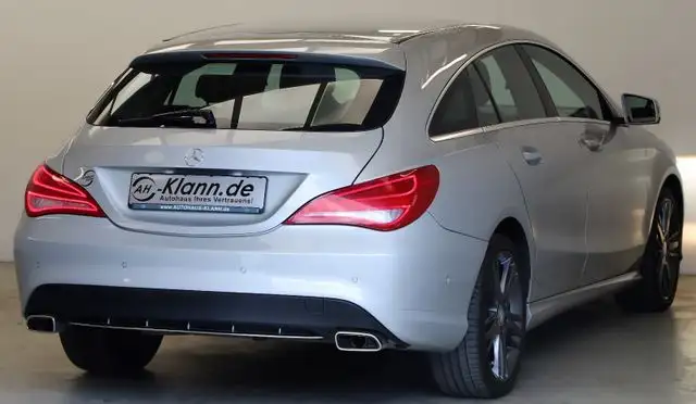 Mercedes-Benz 250 view 3