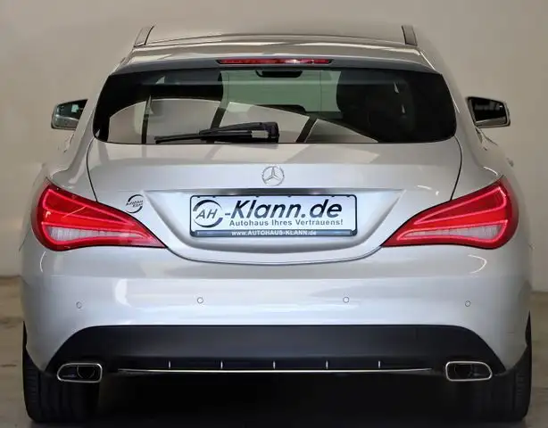 Mercedes-Benz 250 view 8